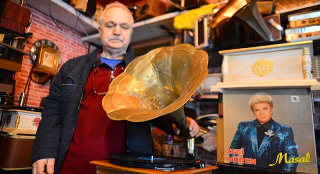  Nostalji doktoru , 40 yıldır eski radyo ve gramofonları tamir ediyor