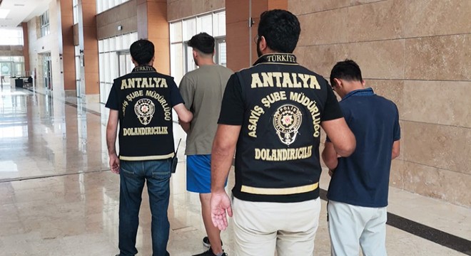 Antalya da  Polisim  deyip dolandırıcılık yapan 6 kişi yakalandı