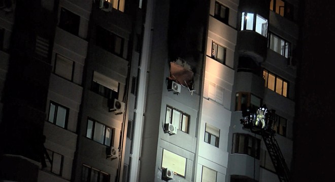 15 katlı binada yangın paniği