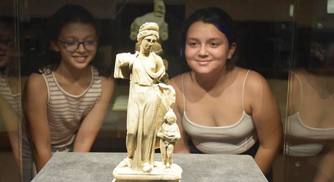 2 bin yıllık  Afrodit  heykelcikleri, ilk kez sergilendi