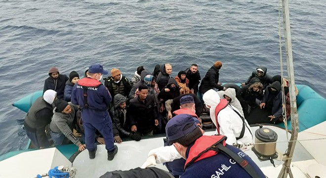 38 kaçak göçmen ile 4 Türk vatandaşı kurtarıldı