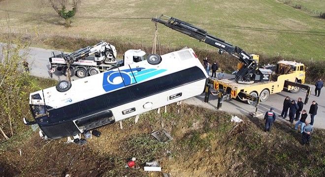 40 kişinin yaralandığı otobüs kazasında şoför tutuklandı