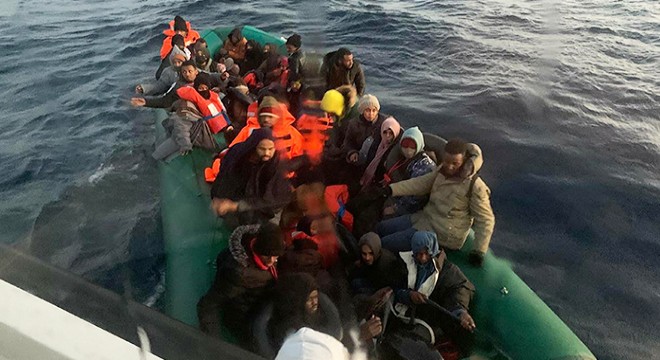54 kaçak göçmen yakalandı, 39 göçmen kurtarıldı