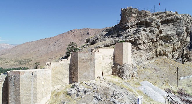 792 yıllık Divriği Kalesi restore ediliyor