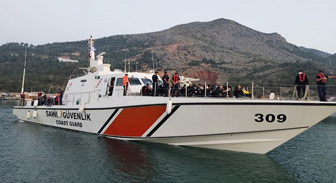 ABD bandıralı gemide 223 düzensiz göçmen yakalandı