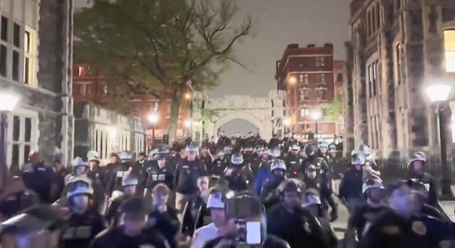 Columbia Üniversitesi'nde öğrencilere polis operasyonu
