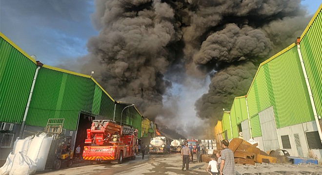 Adana da iki fabrikada yangın