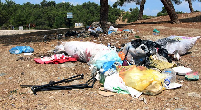 Adana da mesire alanları, piknikçilerin çöpleriyle doldu