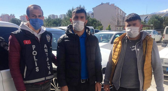 Adana dan gelip, Antalya da evleri soyan 4 şüpheli yakalandı