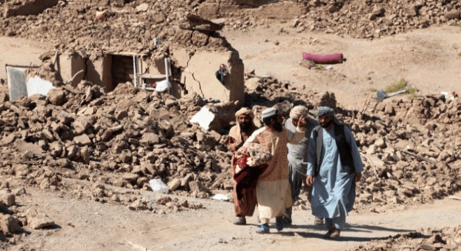 Afganistan da felaket günü: Depremler durmuyor