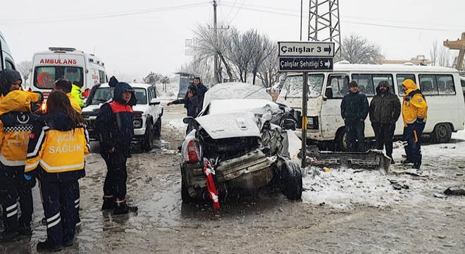 Afyonkarahisar da kaza: 5 yaralı
