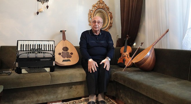 Alzheimer olmaktan korktuğu için 5 enstrüman çalmayı öğrendi