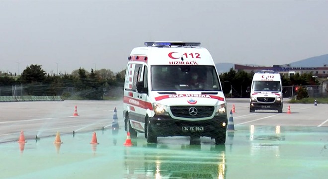 Ambulans şoförleri Formula 1 pistinde