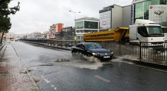Anadolu Yakası nda yağmur