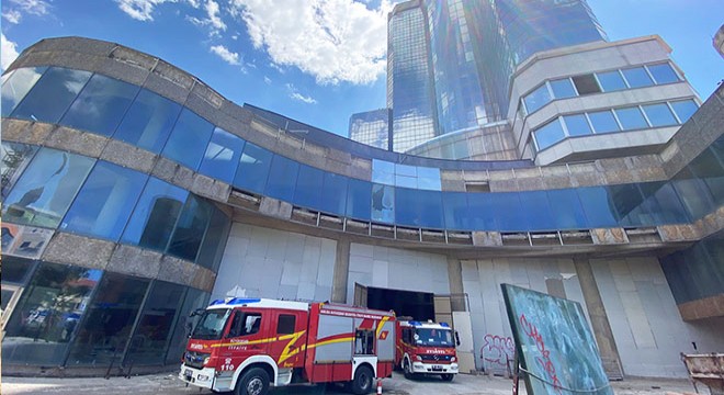 Ankara da 35 katlı binada yangın