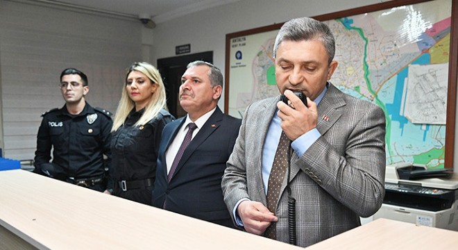 Antalya Valisi Şahin, 2024 ü kolluk kuvevetleriyle karşıladı
