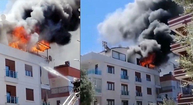 Antalya da 2 daire alev alev yandı