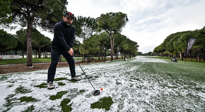 Antalya da 80 bin euro ödüllü golf turnuvasına kar engeli