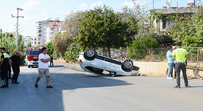 Antalya da anne ile kızı kazada yaralandı