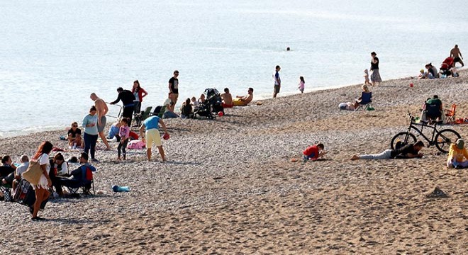Antalya da aralık ayında sahil keyfi