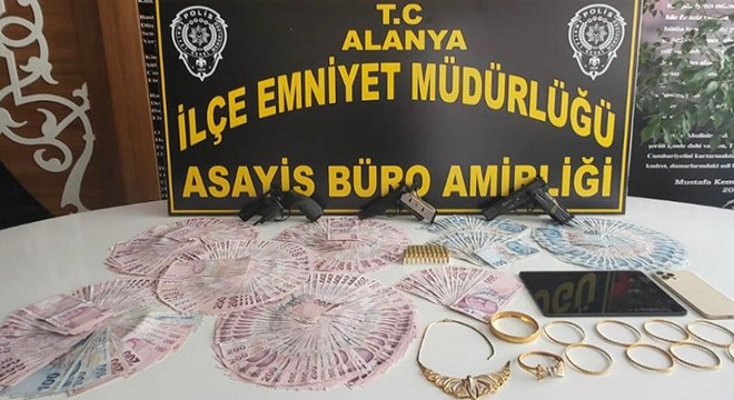 Antalya da hırsızlık şüphelisi tutuklandı