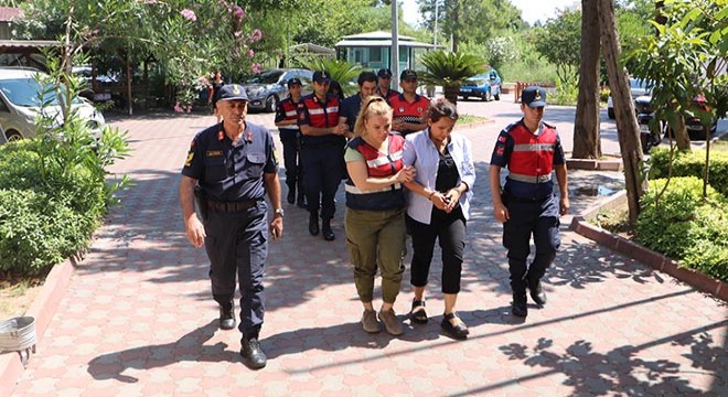 Antalya da hırsızlık yapan 2 kadın turist tutuklandı