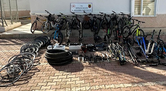 Antalya da jandarma, çalıntı bisikletleri satan 2 kişiyi yakaladı