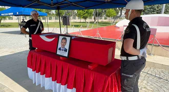 Antalya'da kanser tedavisi sırasında hayatını kaybeden polise veda
