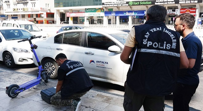 Antalya da otomobildeki para dolu torba çalındı