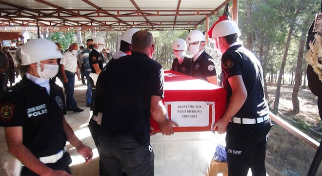 Antalya da kazada ölen polis, Mersin de defnedildi