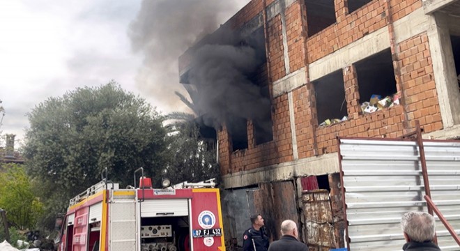 Antalya'da metruk bina yangını sonrası 'restorasyon' çağrısı