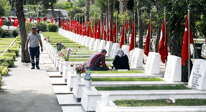 Antalya da mezarlıklara buruk ziyaret