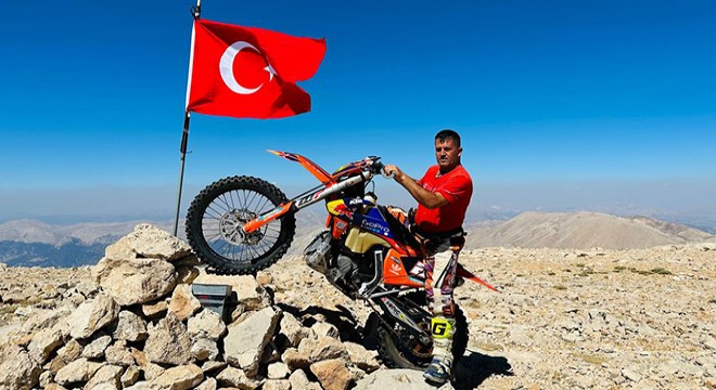 Antalya da motosikletlilerden zirveye zafer tırmanışı