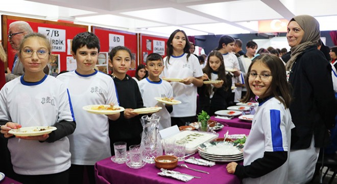 Antalya da öğrencilerden yemek yarışması