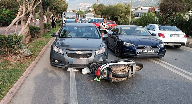 Antalya da otobüsle çarpışan motosikletin sürücüsü öldü