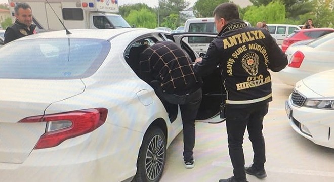 Antalya da otomobil ve motosiklet hırsızı tutuklandı