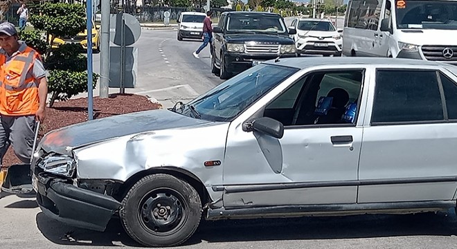 Antalya da otomobille motosiklet çarpıştı: 1 yaralı