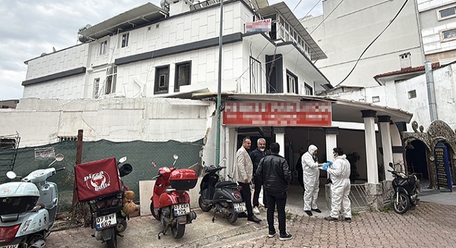 Antalya'da pansiyon odasında ölü bulundu