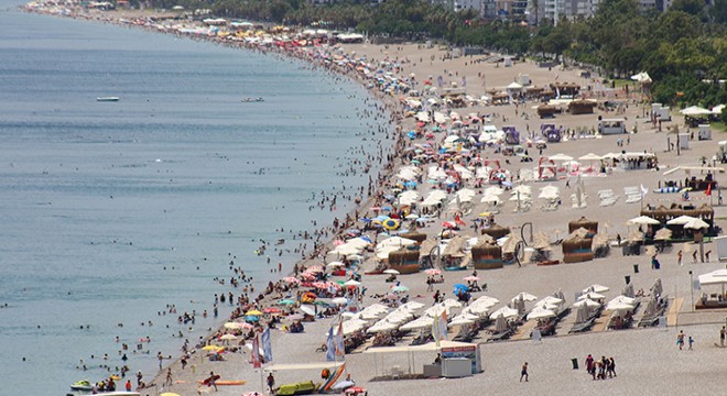 Antalya da sahiller doldu