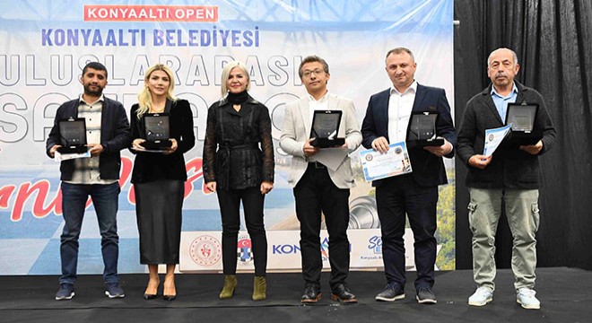 Antalya da satrancın şampiyonları ödüllendirildi