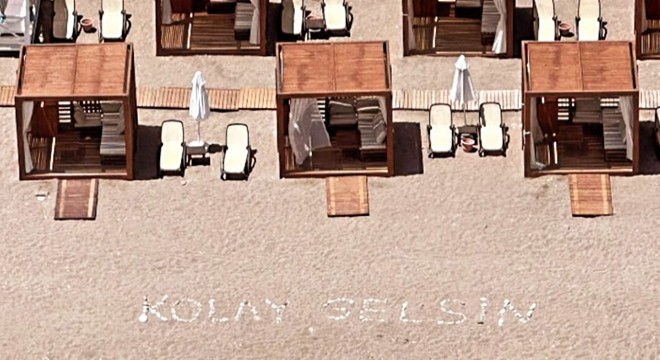Antalya da soğutma çalışması yapan pilotlara taşlarla yazılan mesaj moral oldu