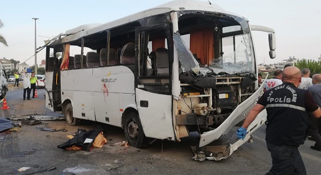 Antalya da tur kazası; 3 turist can verdi