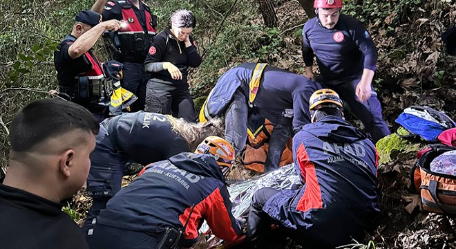 Antalya'da uçurumdan düşen kazazedeyi ekipler kurtardı