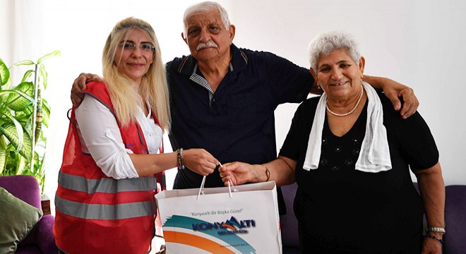 Antalya da yaşlılara evlerinde ziyaret