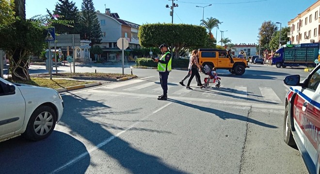 Antalya da yaya önceliğini tanımayan sürücülere ceza