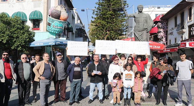 Antalya da  yüksek kira  protestosu
