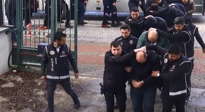 Antalya merkezli suç örgütü operasyonunun 13 şüphelisi adliyede