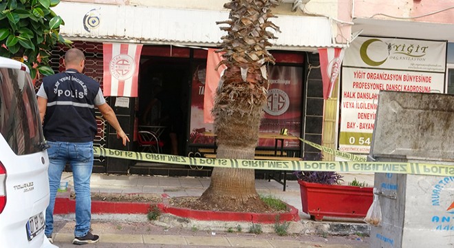 Antalya ta taraftar derneğine tüfekli saldırı
