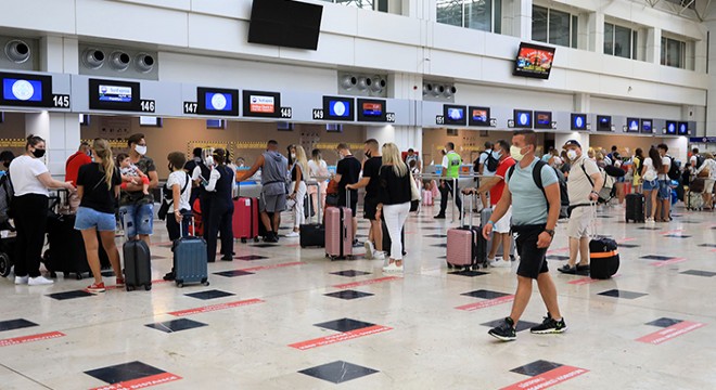 Antalya ya gelen- giden toplam yolcu sayısı 10 milyon