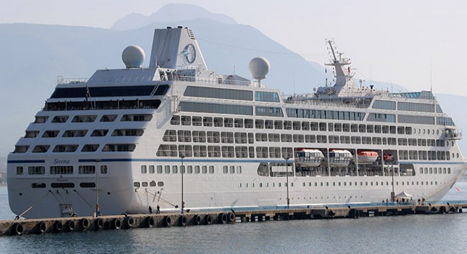 Antalya ya gemiyle 392 ABD li turist geldi